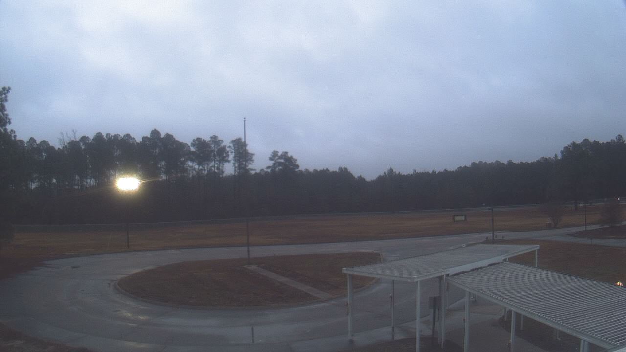 Thumbnail for current weather camera view from Bladen Lakes Primary School in Elizabethtown, North Carolina