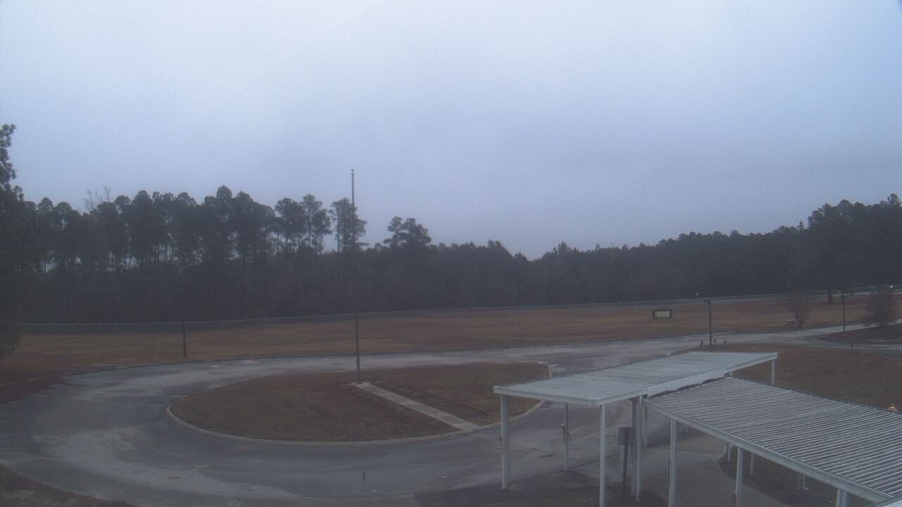 Thumbnail for current weather camera view from Bladen Lakes Primary School in Elizabethtown, North Carolina