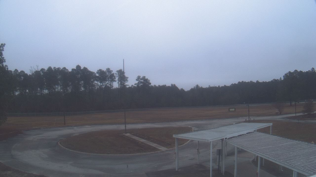 Thumbnail for current weather camera view from Bladen Lakes Primary School in Elizabethtown, North Carolina