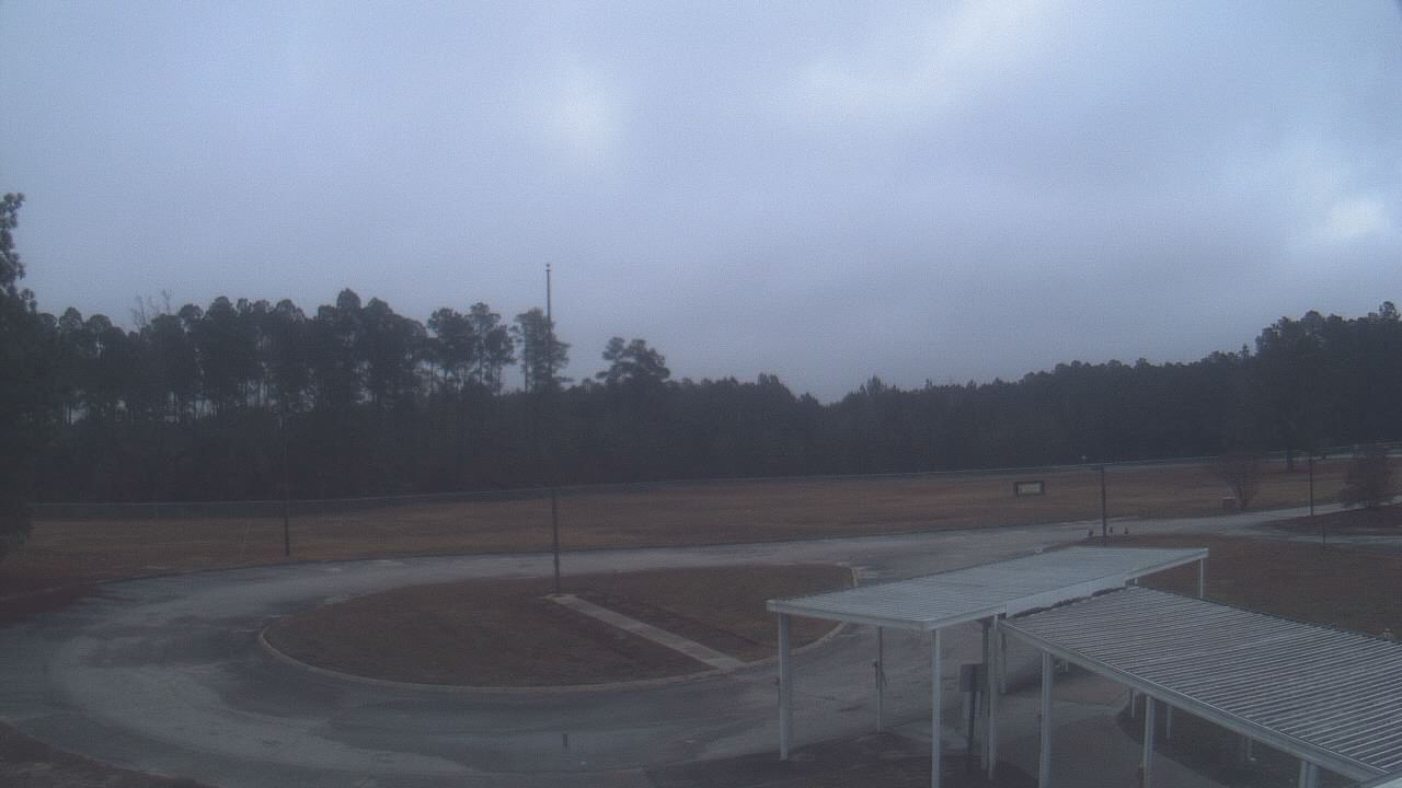 Thumbnail for current weather camera view from Bladen Lakes Primary School in Elizabethtown, North Carolina