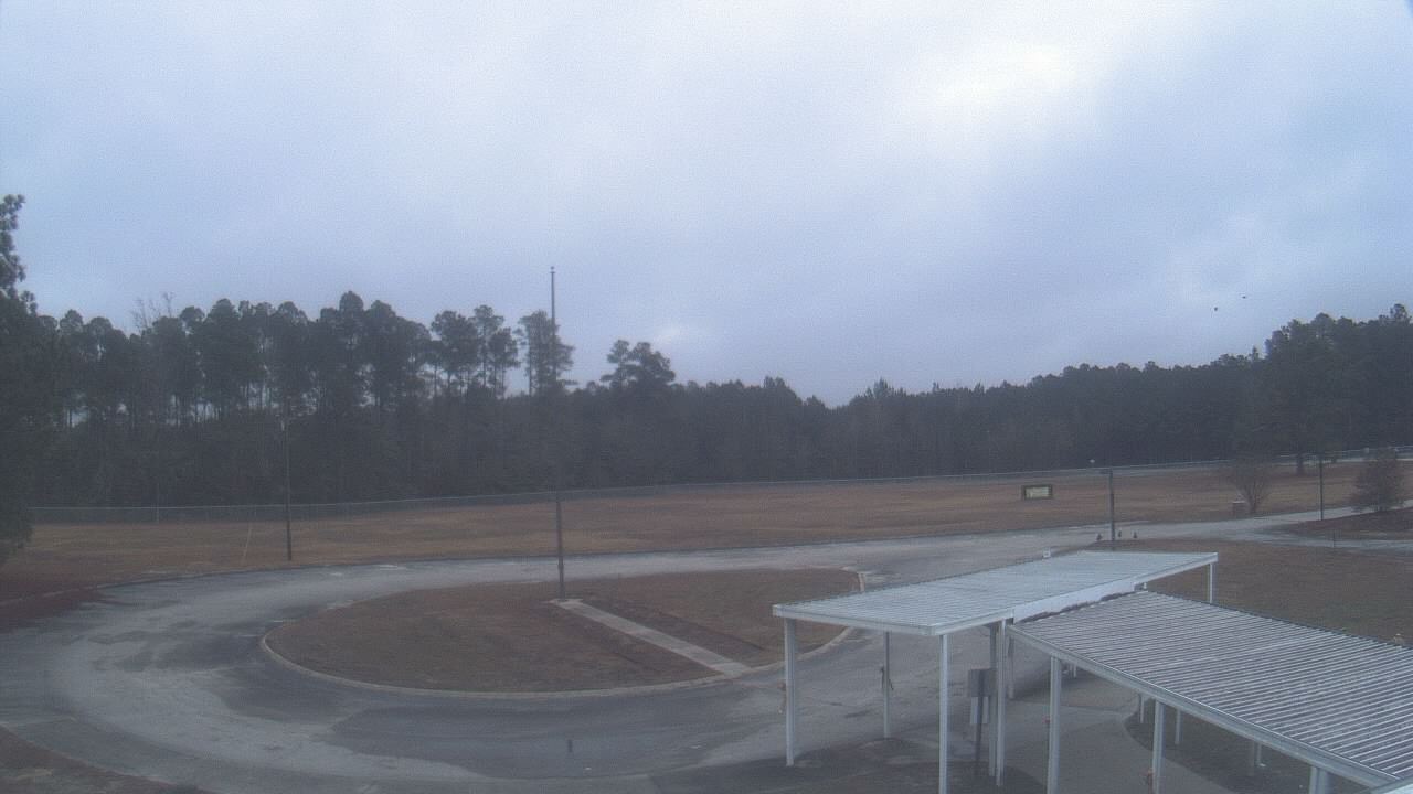 Thumbnail for current weather camera view from Bladen Lakes Primary School in Elizabethtown, North Carolina