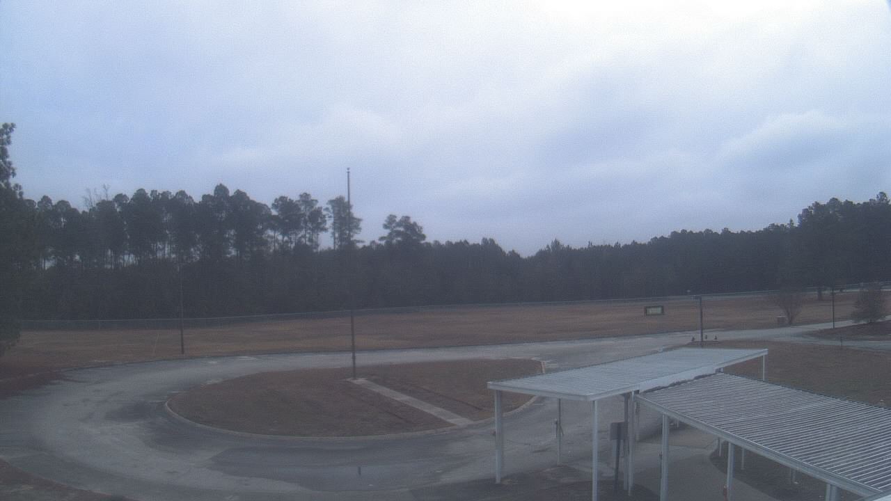 Thumbnail for current weather camera view from Bladen Lakes Primary School in Elizabethtown, North Carolina