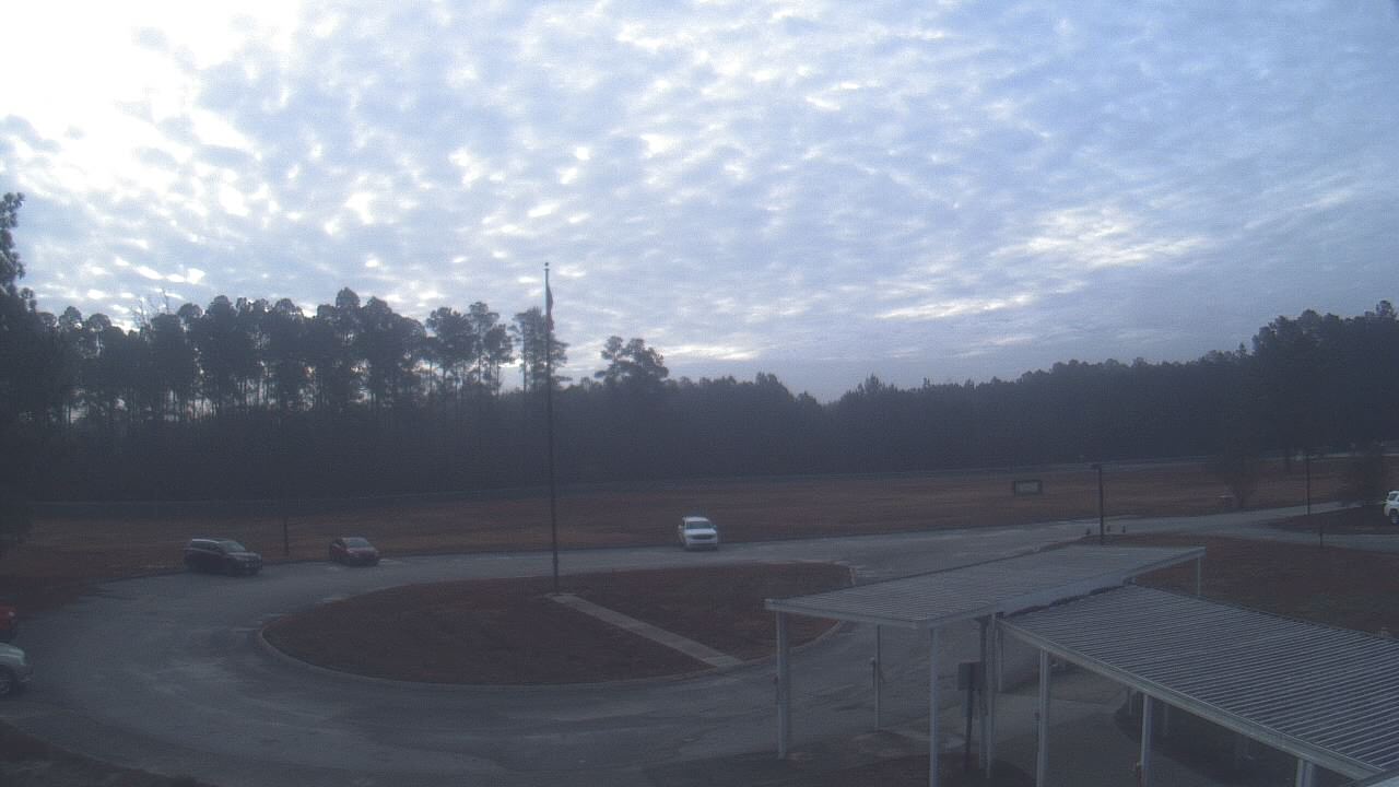 Thumbnail for current weather camera view from Bladen Lakes Primary School in Elizabethtown, North Carolina