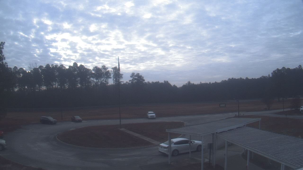 Thumbnail for current weather camera view from Bladen Lakes Primary School in Elizabethtown, North Carolina
