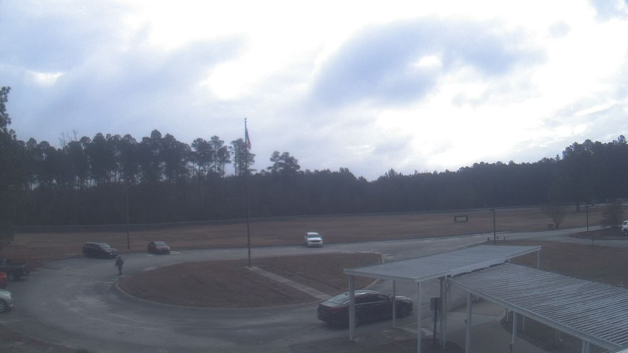 Thumbnail for current weather camera view from Bladen Lakes Primary School in Elizabethtown, North Carolina