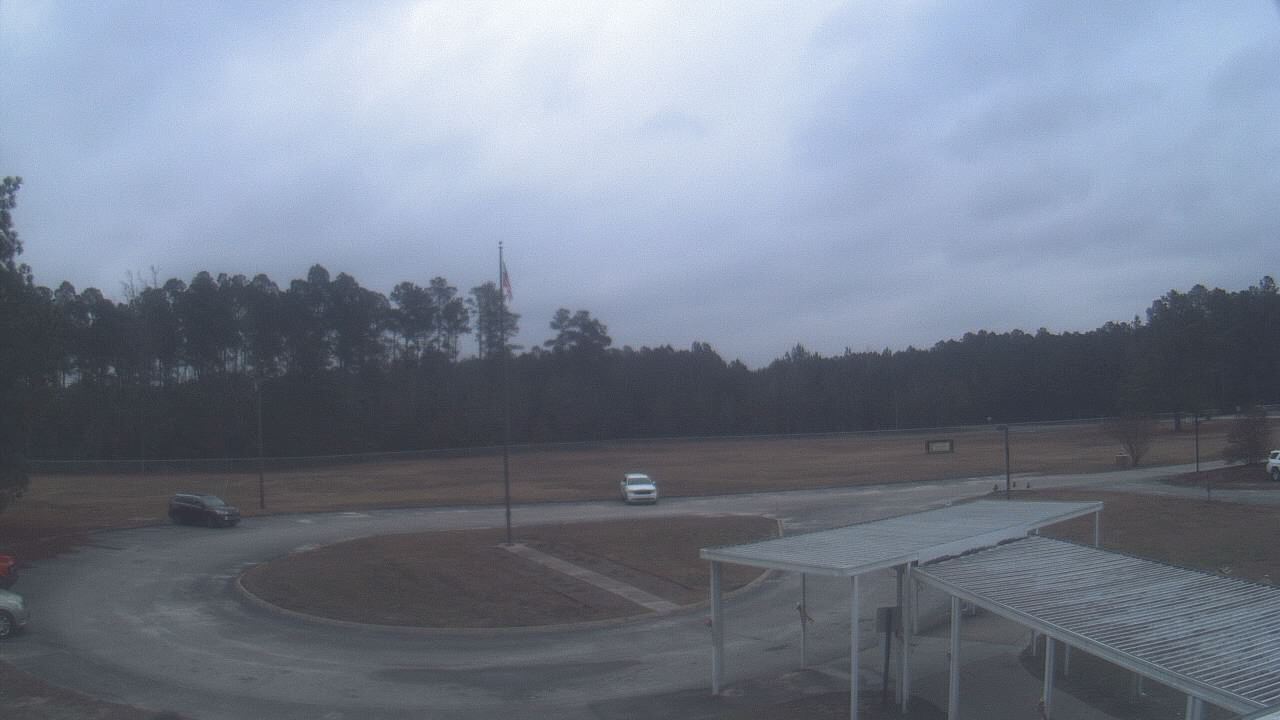 Thumbnail for current weather camera view from Bladen Lakes Primary School in Elizabethtown, North Carolina