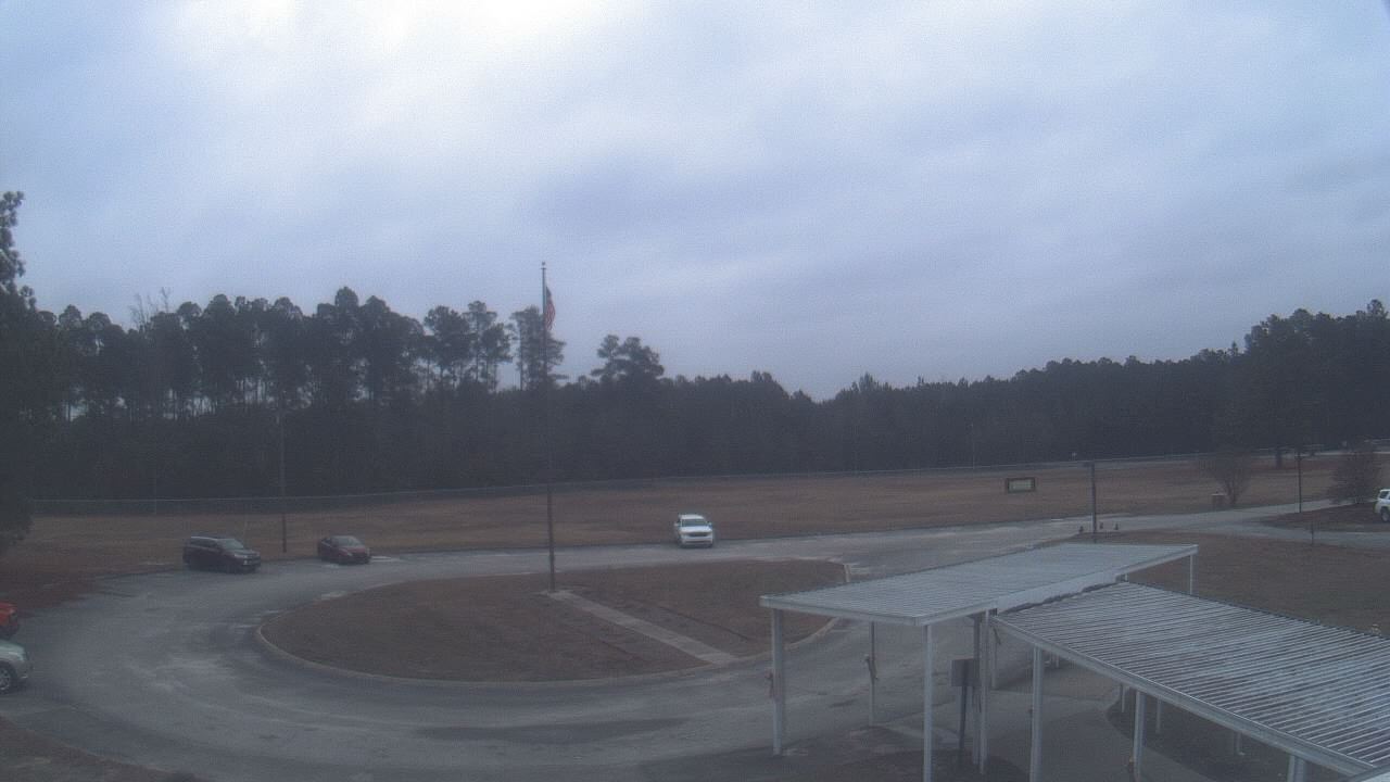 Thumbnail for current weather camera view from Bladen Lakes Primary School in Elizabethtown, North Carolina
