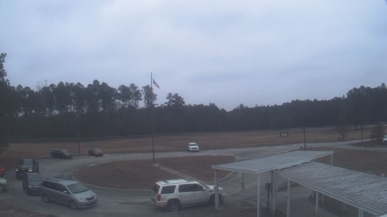Thumbnail for current weather camera view from Bladen Lakes Primary School in Elizabethtown, North Carolina