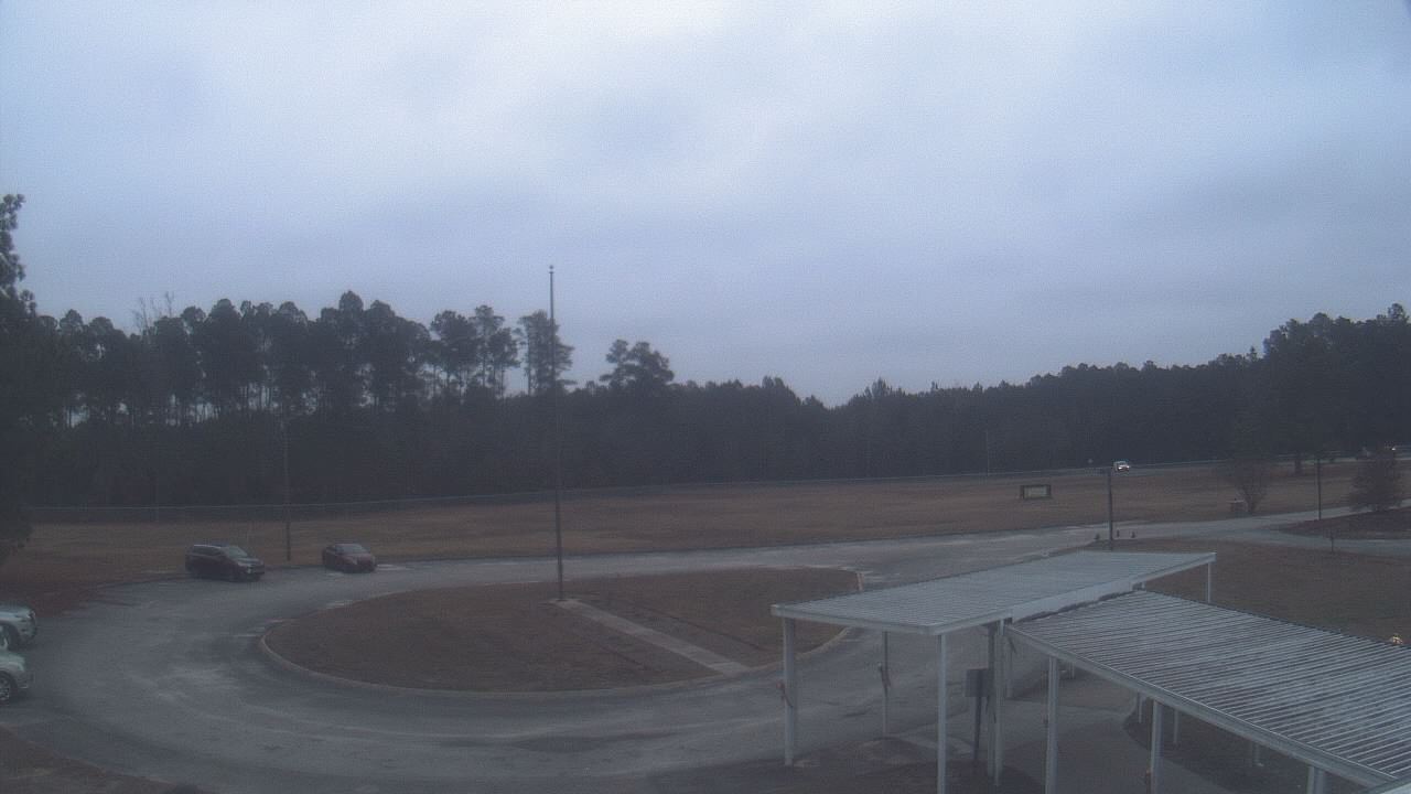 Thumbnail for current weather camera view from Bladen Lakes Primary School in Elizabethtown, North Carolina