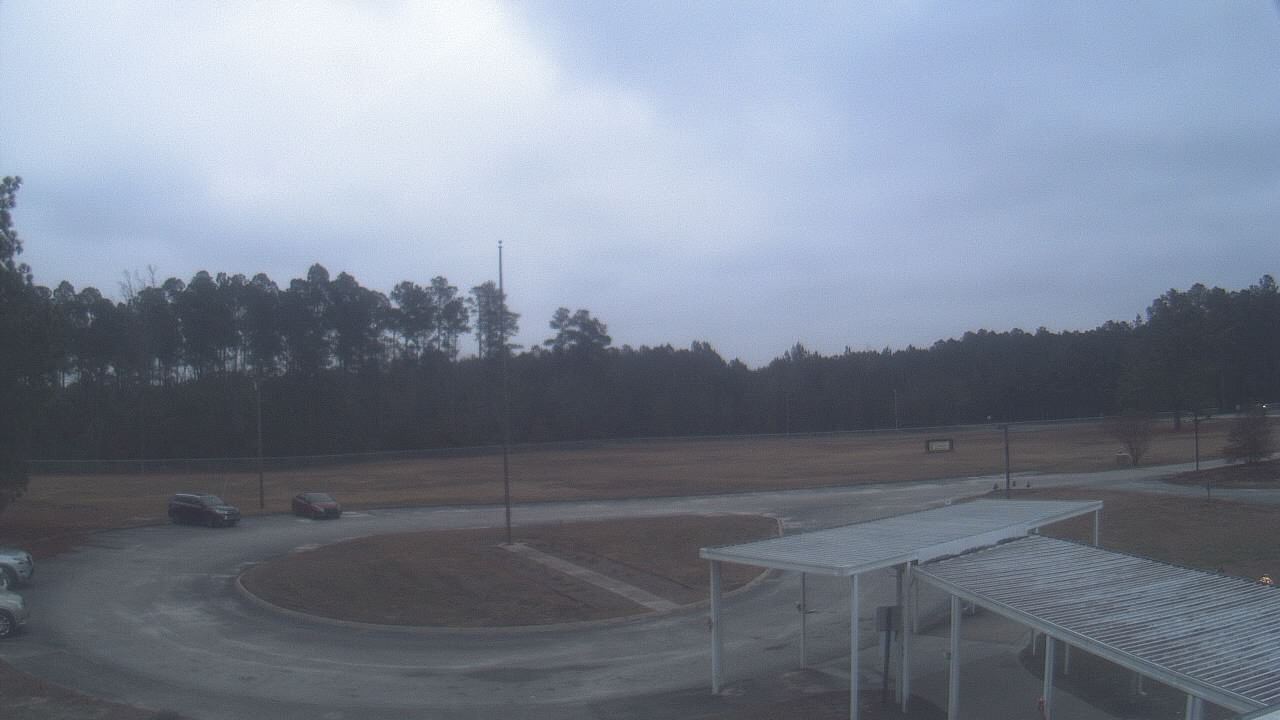 Thumbnail for current weather camera view from Bladen Lakes Primary School in Elizabethtown, North Carolina