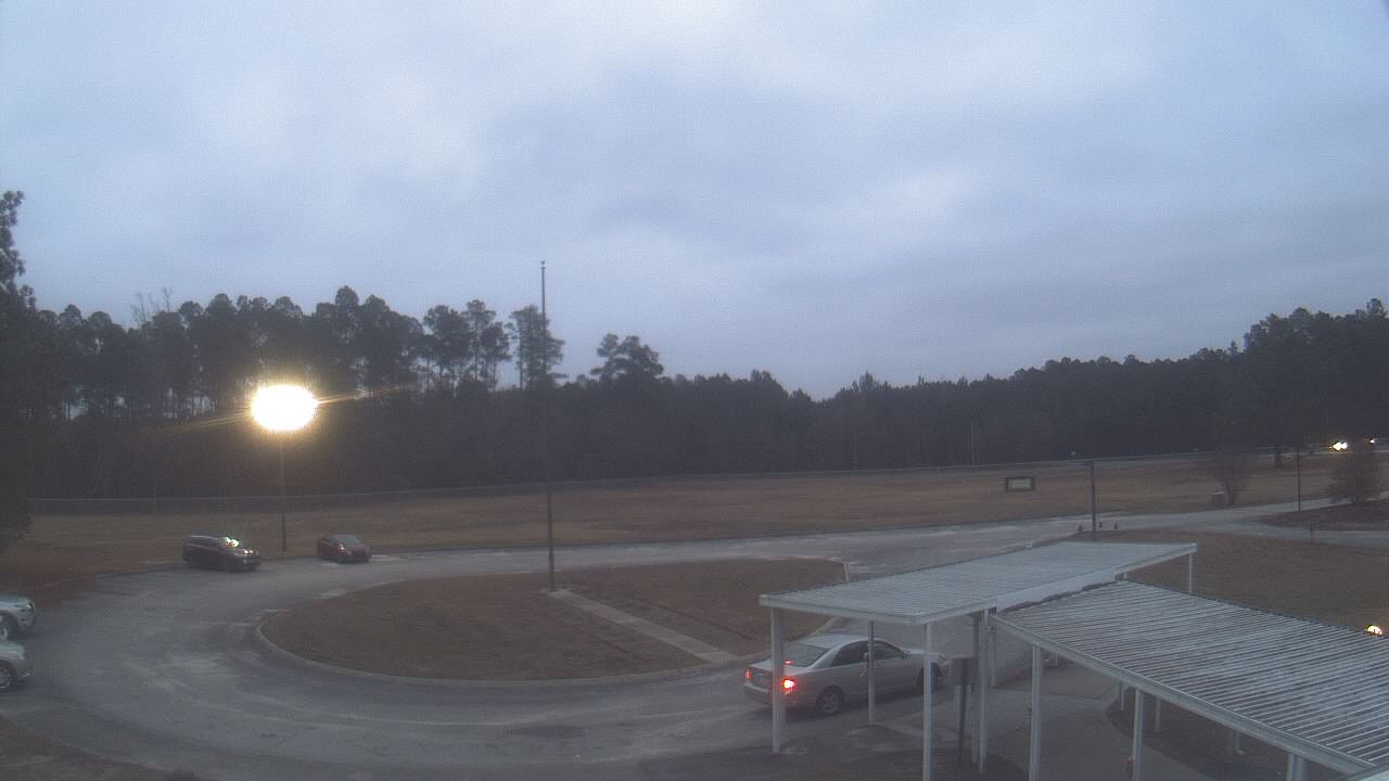 Thumbnail for current weather camera view from Bladen Lakes Primary School in Elizabethtown, North Carolina