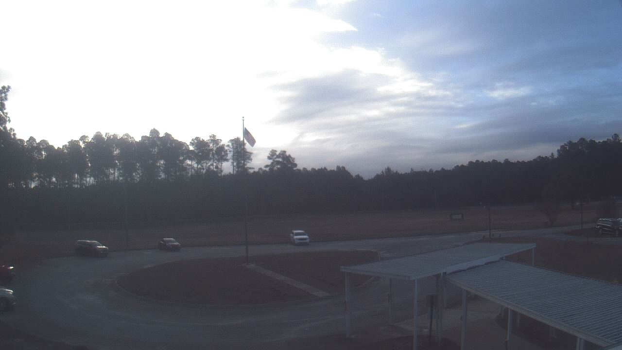 Thumbnail for current weather camera view from Bladen Lakes Primary School in Elizabethtown, North Carolina