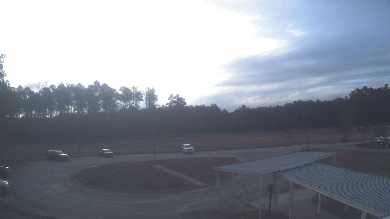 Thumbnail for current weather camera view from Bladen Lakes Primary School in Elizabethtown, North Carolina