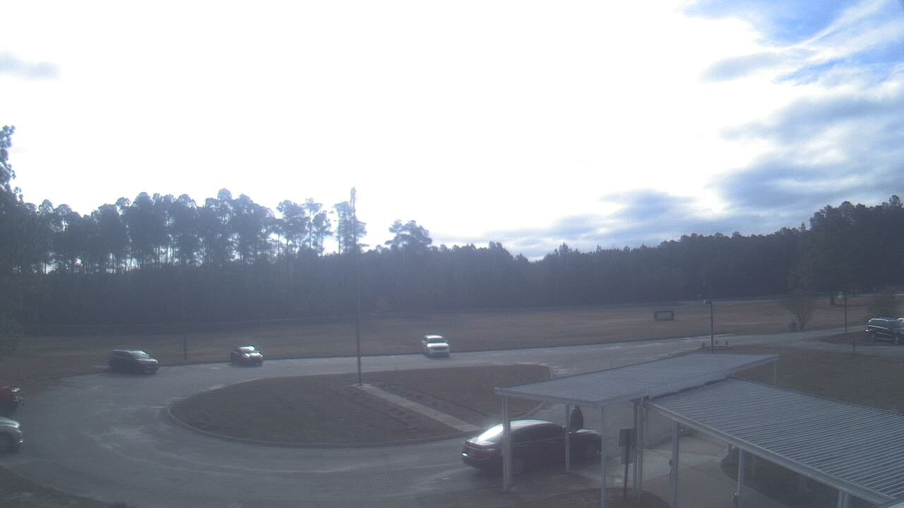 Thumbnail for current weather camera view from Bladen Lakes Primary School in Elizabethtown, North Carolina