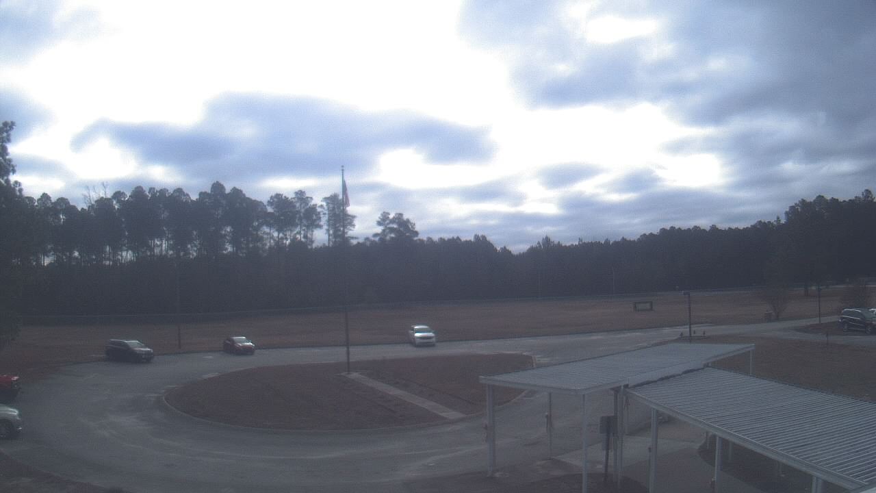 Thumbnail for current weather camera view from Bladen Lakes Primary School in Elizabethtown, North Carolina