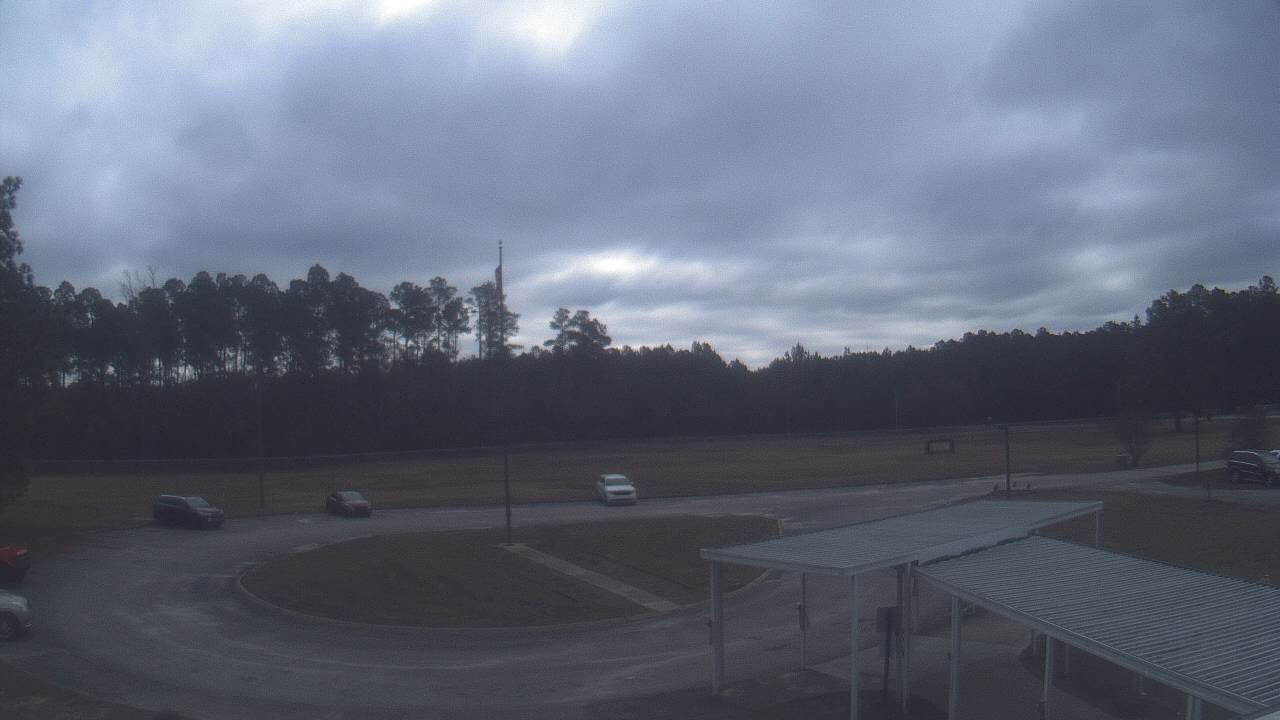 Thumbnail for current weather camera view from Bladen Lakes Primary School in Elizabethtown, North Carolina