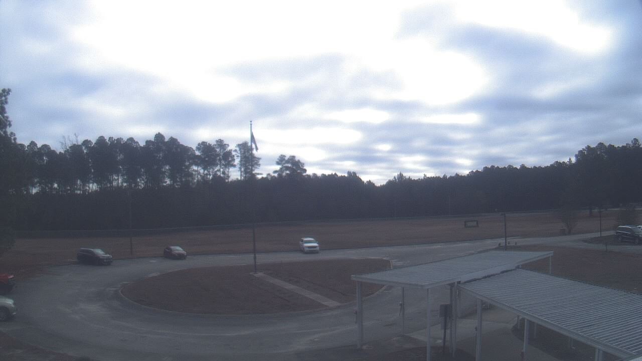 Thumbnail for current weather camera view from Bladen Lakes Primary School in Elizabethtown, North Carolina