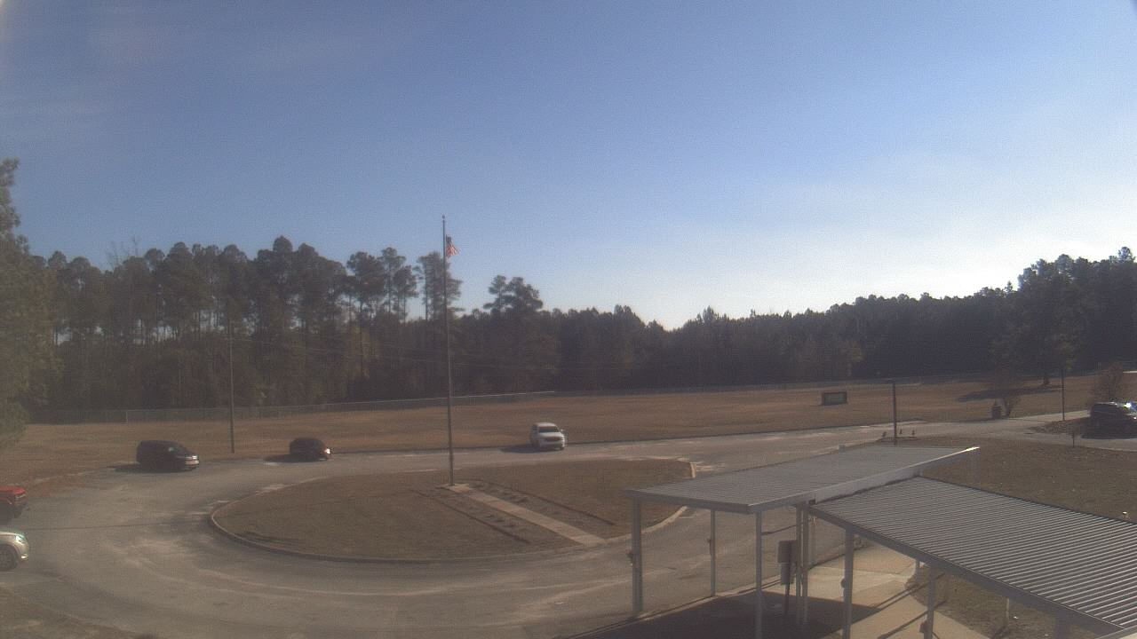 Thumbnail for current weather camera view from Bladen Lakes Primary School in Elizabethtown, North Carolina