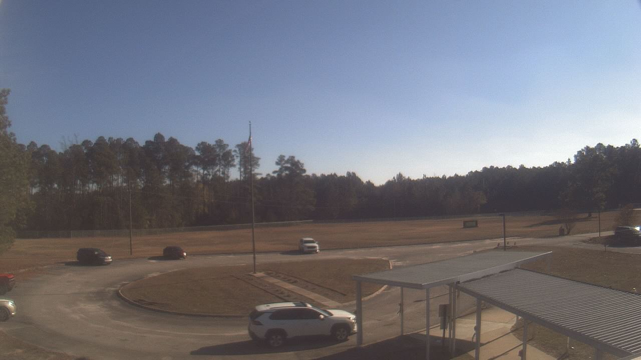 Thumbnail for current weather camera view from Bladen Lakes Primary School in Elizabethtown, North Carolina