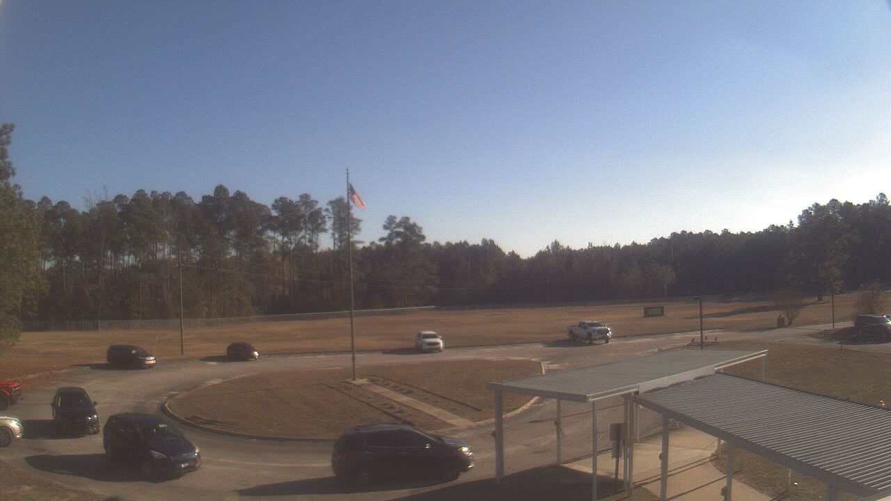 Thumbnail for current weather camera view from Bladen Lakes Primary School in Elizabethtown, North Carolina
