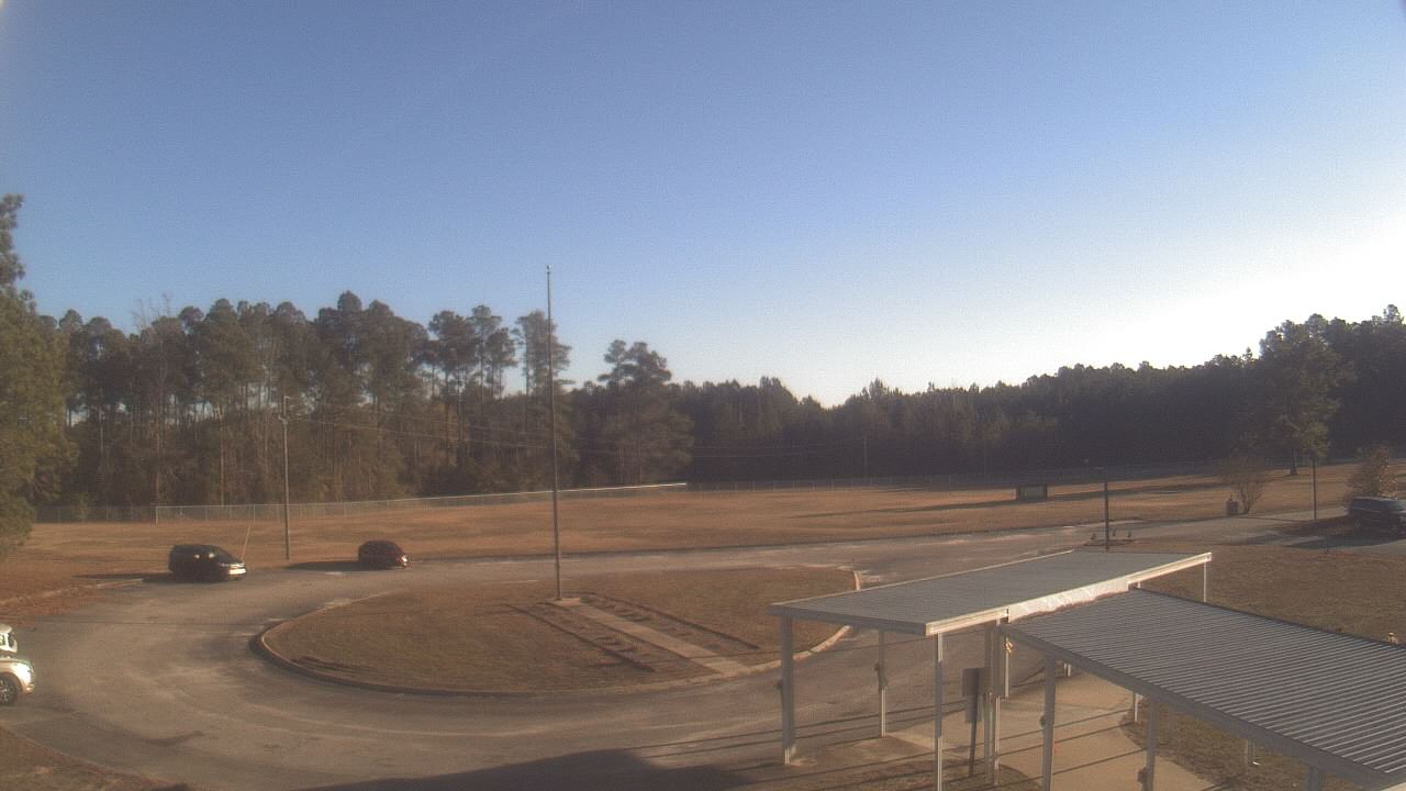 Thumbnail for current weather camera view from Bladen Lakes Primary School in Elizabethtown, North Carolina