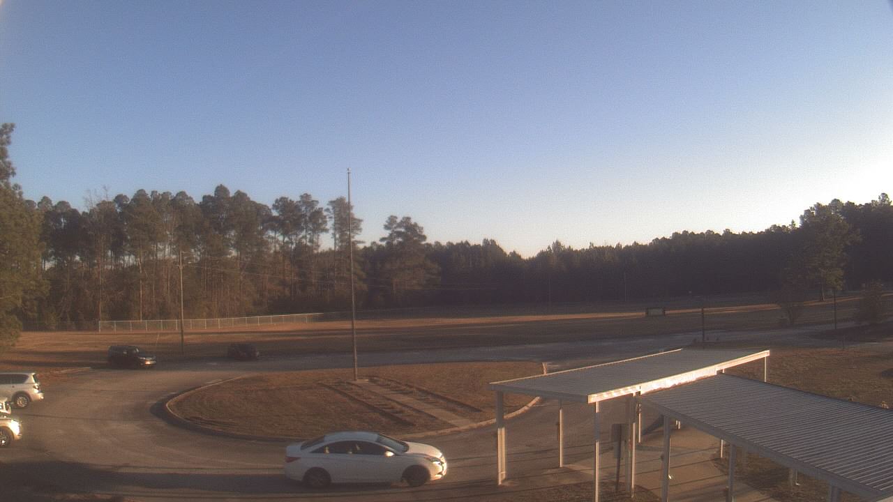 Thumbnail for current weather camera view from Bladen Lakes Primary School in Elizabethtown, North Carolina