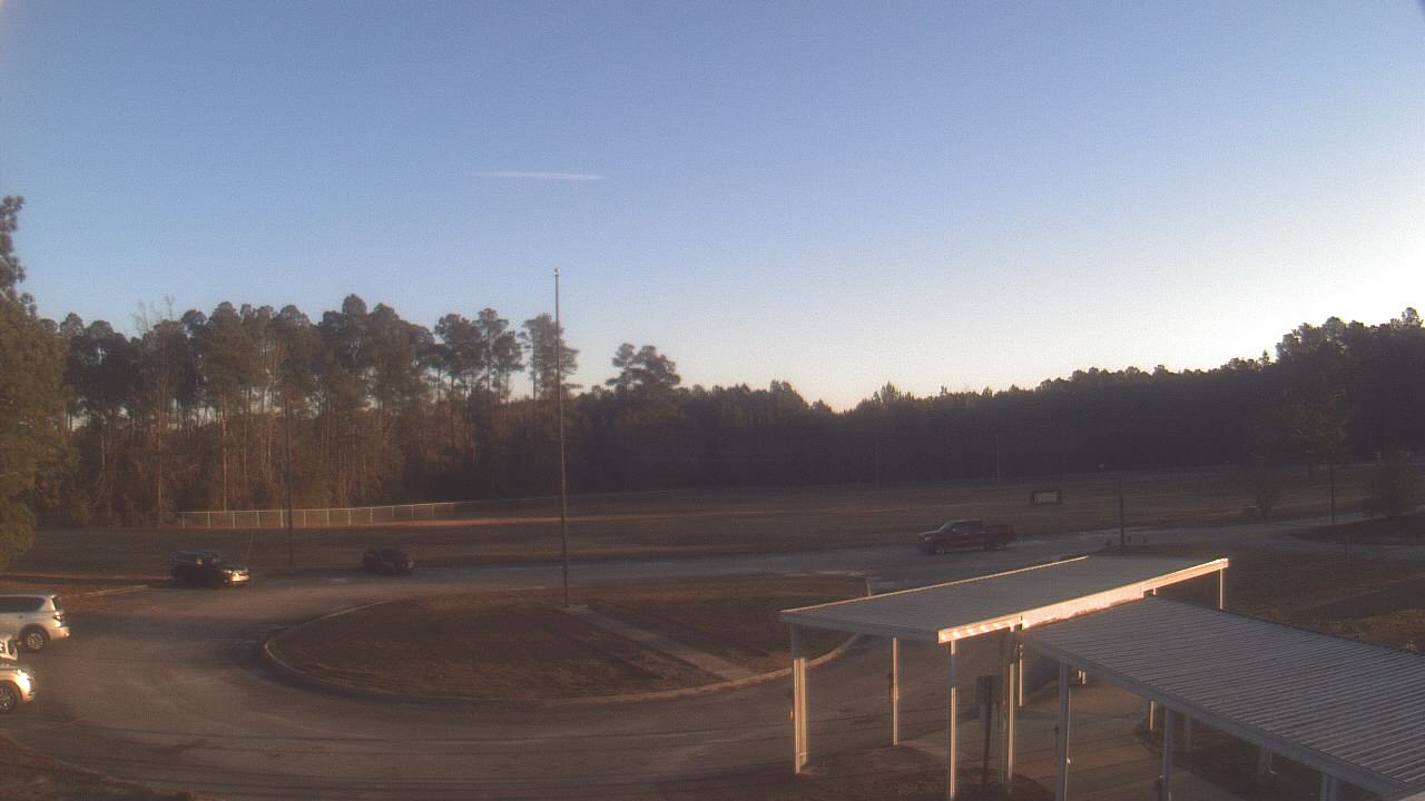 Thumbnail for current weather camera view from Bladen Lakes Primary School in Elizabethtown, North Carolina