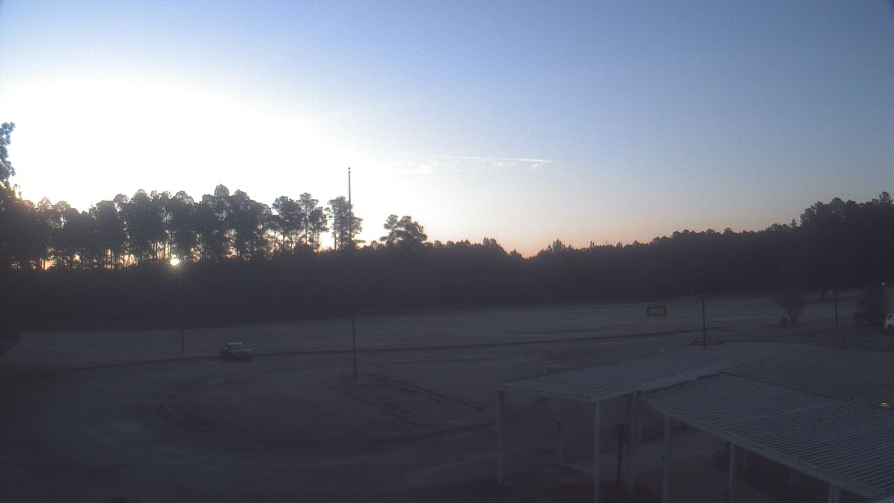 Thumbnail for current weather camera view from Bladen Lakes Primary School in Elizabethtown, North Carolina