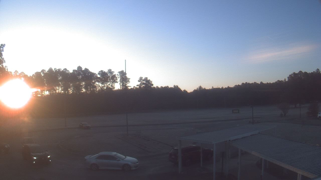 Thumbnail for current weather camera view from Bladen Lakes Primary School in Elizabethtown, North Carolina