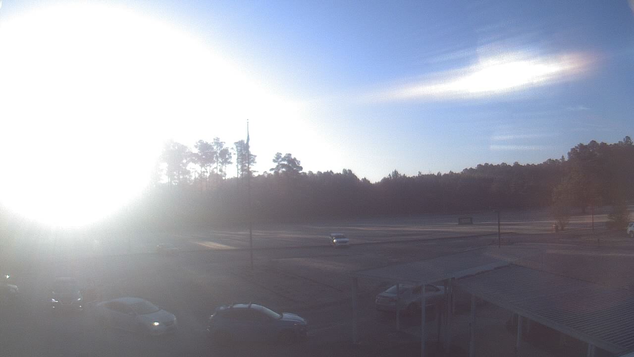 Thumbnail for current weather camera view from Bladen Lakes Primary School in Elizabethtown, North Carolina