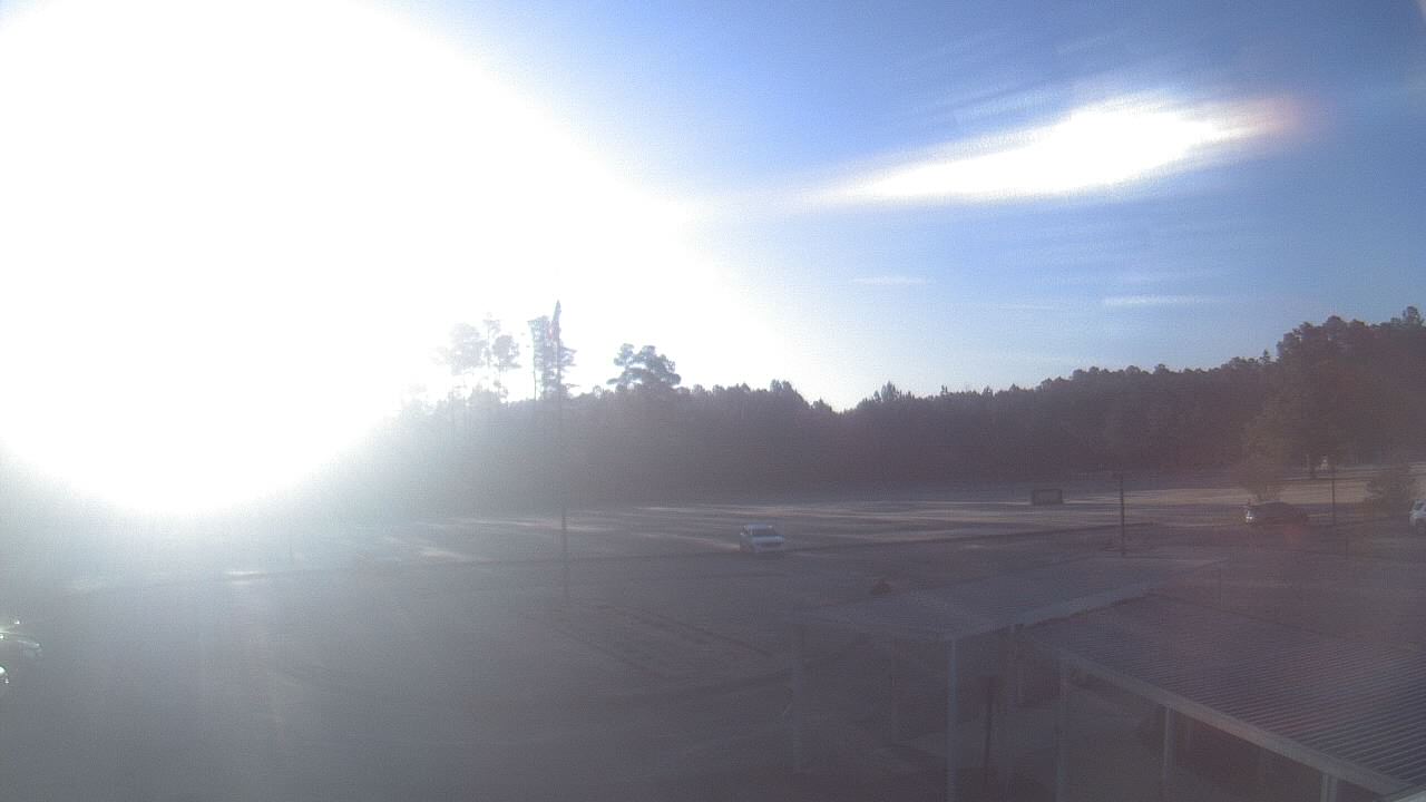 Thumbnail for current weather camera view from Bladen Lakes Primary School in Elizabethtown, North Carolina