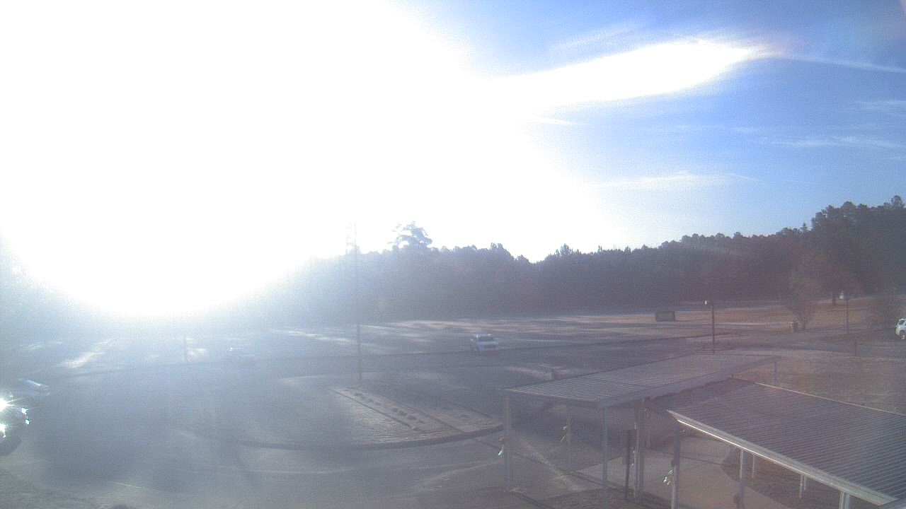 Thumbnail for current weather camera view from Bladen Lakes Primary School in Elizabethtown, North Carolina
