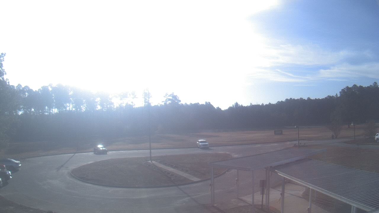 Thumbnail for current weather camera view from Bladen Lakes Primary School in Elizabethtown, North Carolina