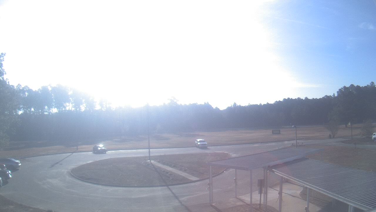 Thumbnail for current weather camera view from Bladen Lakes Primary School in Elizabethtown, North Carolina