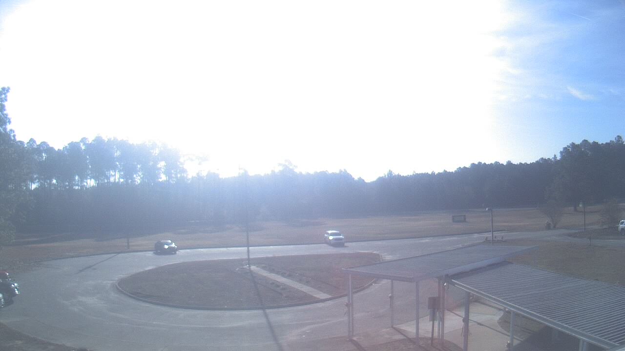 Thumbnail for current weather camera view from Bladen Lakes Primary School in Elizabethtown, North Carolina