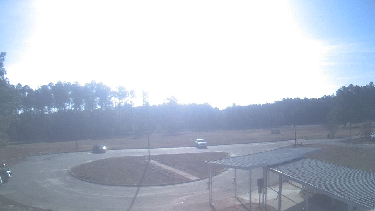 Thumbnail for current weather camera view from Bladen Lakes Primary School in Elizabethtown, North Carolina