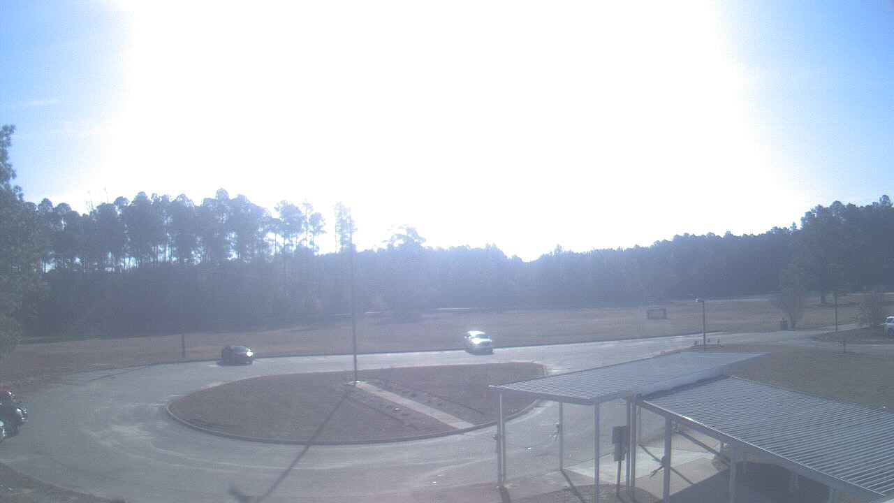 Thumbnail for current weather camera view from Bladen Lakes Primary School in Elizabethtown, North Carolina
