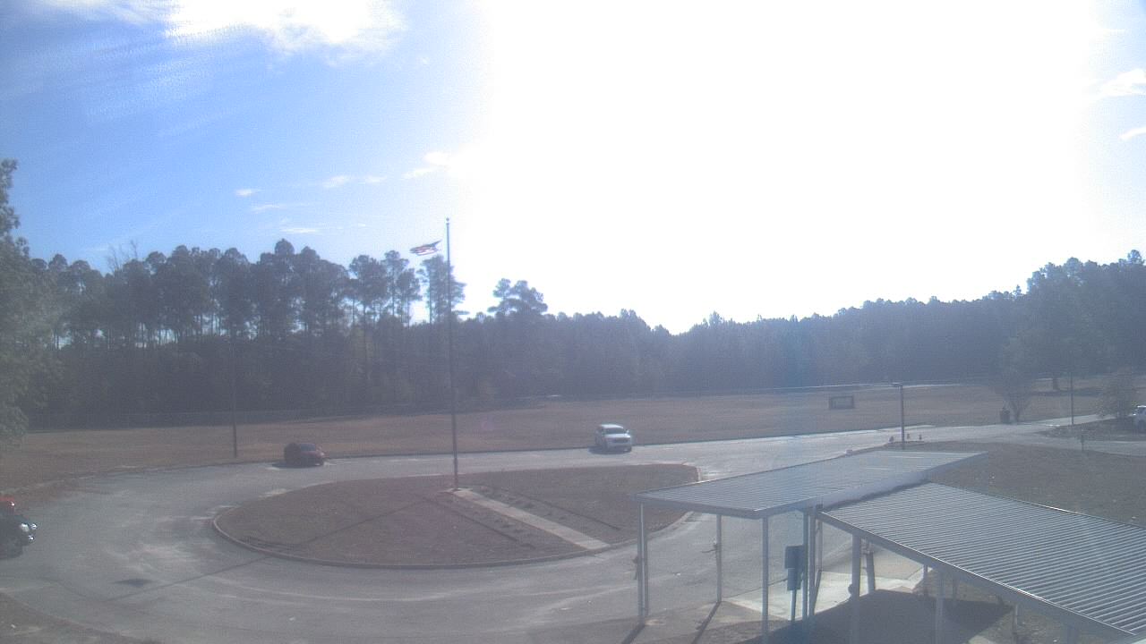 Thumbnail for current weather camera view from Bladen Lakes Primary School in Elizabethtown, North Carolina