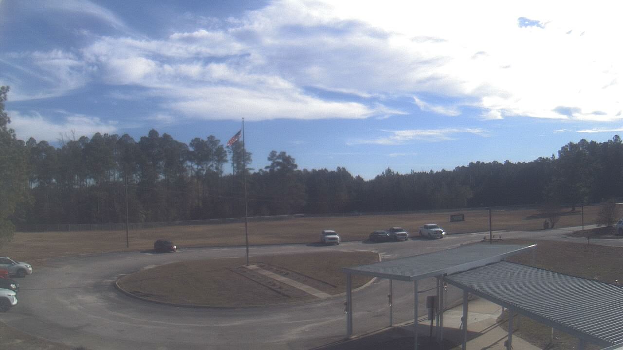 Thumbnail for current weather camera view from Bladen Lakes Primary School in Elizabethtown, North Carolina