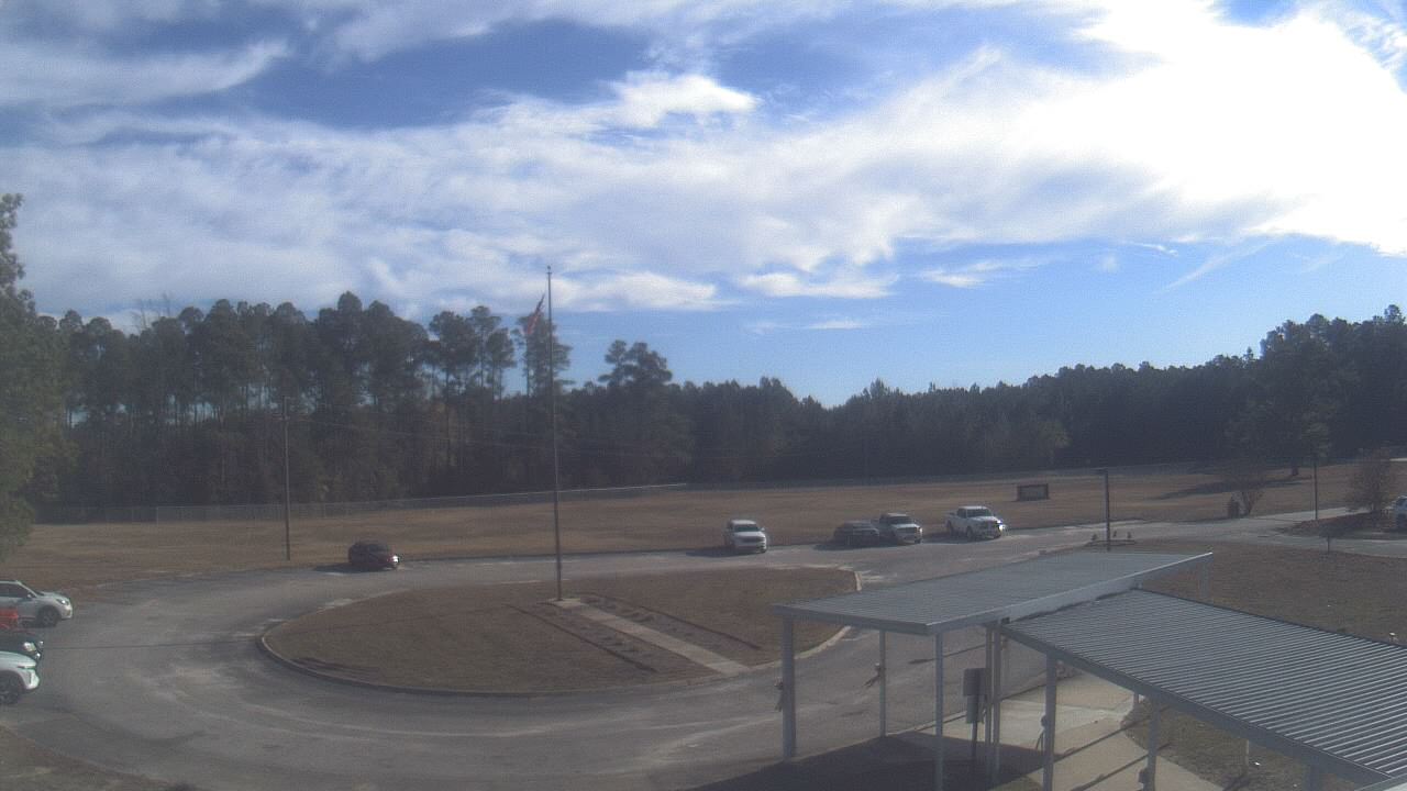 Thumbnail for current weather camera view from Bladen Lakes Primary School in Elizabethtown, North Carolina