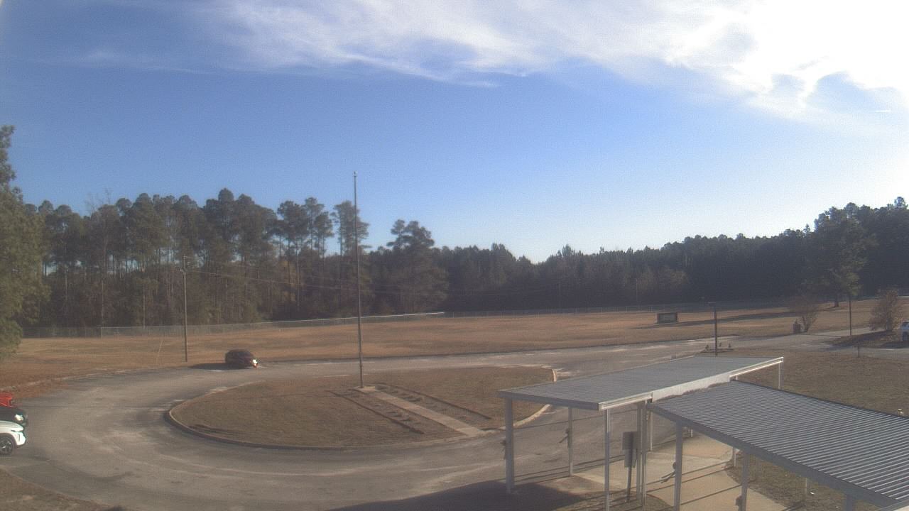 Thumbnail for current weather camera view from Bladen Lakes Primary School in Elizabethtown, North Carolina