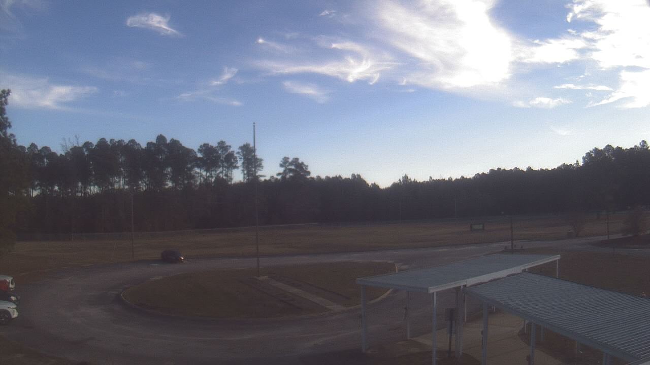Thumbnail for current weather camera view from Bladen Lakes Primary School in Elizabethtown, North Carolina