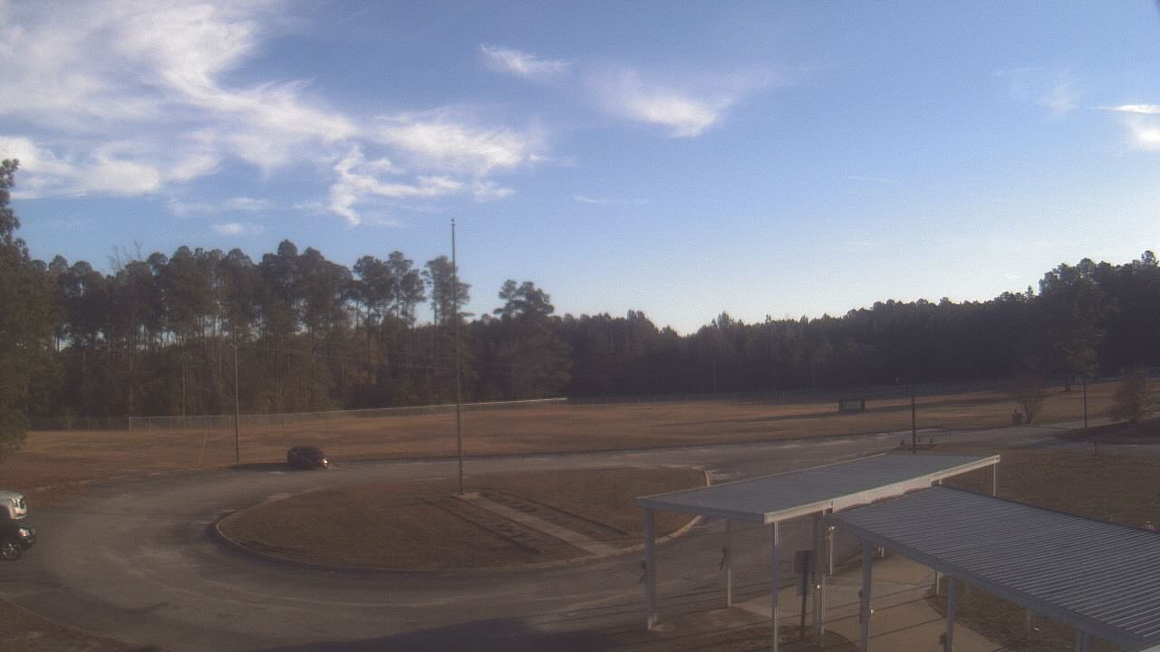 Thumbnail for current weather camera view from Bladen Lakes Primary School in Elizabethtown, North Carolina