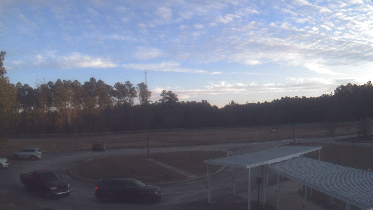 Thumbnail for current weather camera view from Bladen Lakes Primary School in Elizabethtown, North Carolina
