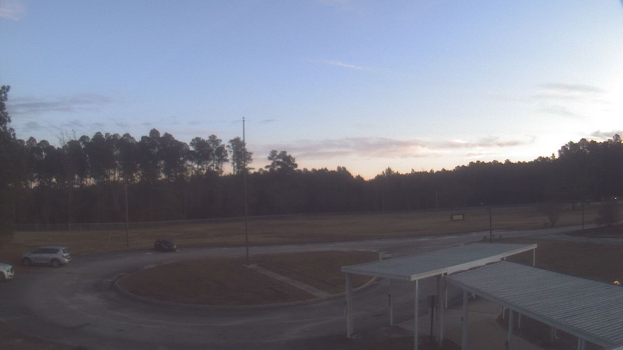 Thumbnail for current weather camera view from Bladen Lakes Primary School in Elizabethtown, North Carolina