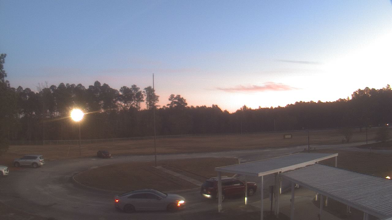 Thumbnail for current weather camera view from Bladen Lakes Primary School in Elizabethtown, North Carolina