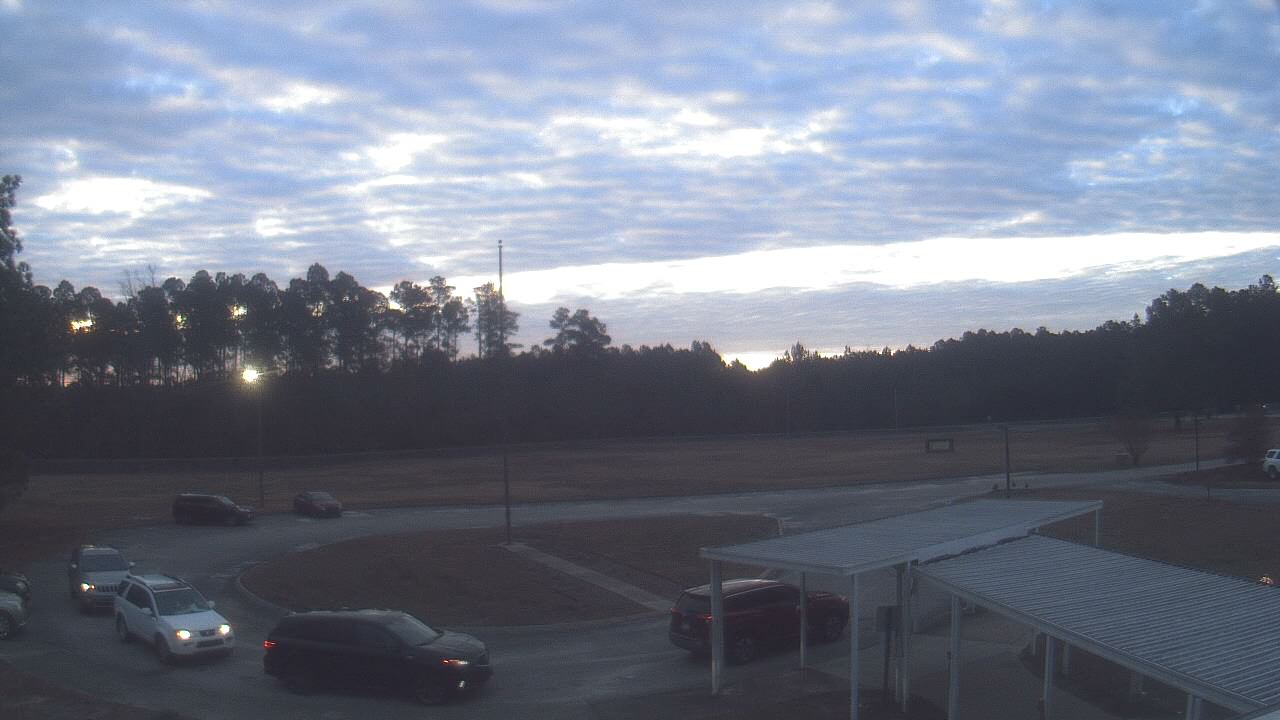 Thumbnail for current weather camera view from Bladen Lakes Primary School in Elizabethtown, North Carolina