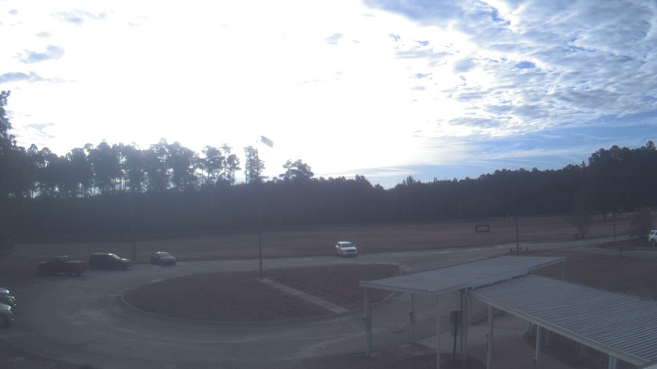 Thumbnail for current weather camera view from Bladen Lakes Primary School in Elizabethtown, North Carolina
