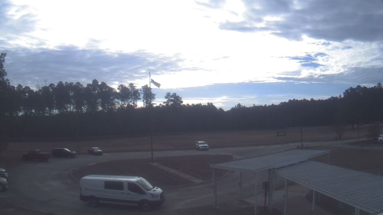 Thumbnail for current weather camera view from Bladen Lakes Primary School in Elizabethtown, North Carolina