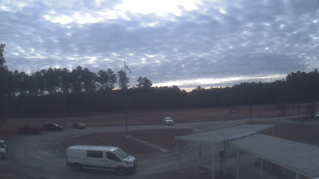 Thumbnail for current weather camera view from Bladen Lakes Primary School in Elizabethtown, North Carolina